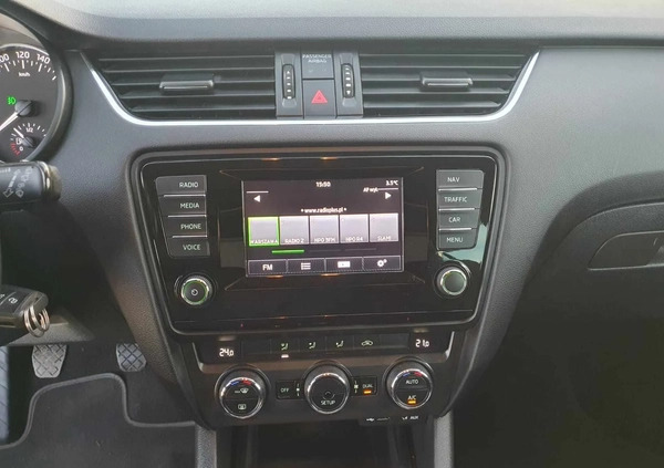 Skoda Octavia cena 33900 przebieg: 219918, rok produkcji 2013 z Dęblin małe 667